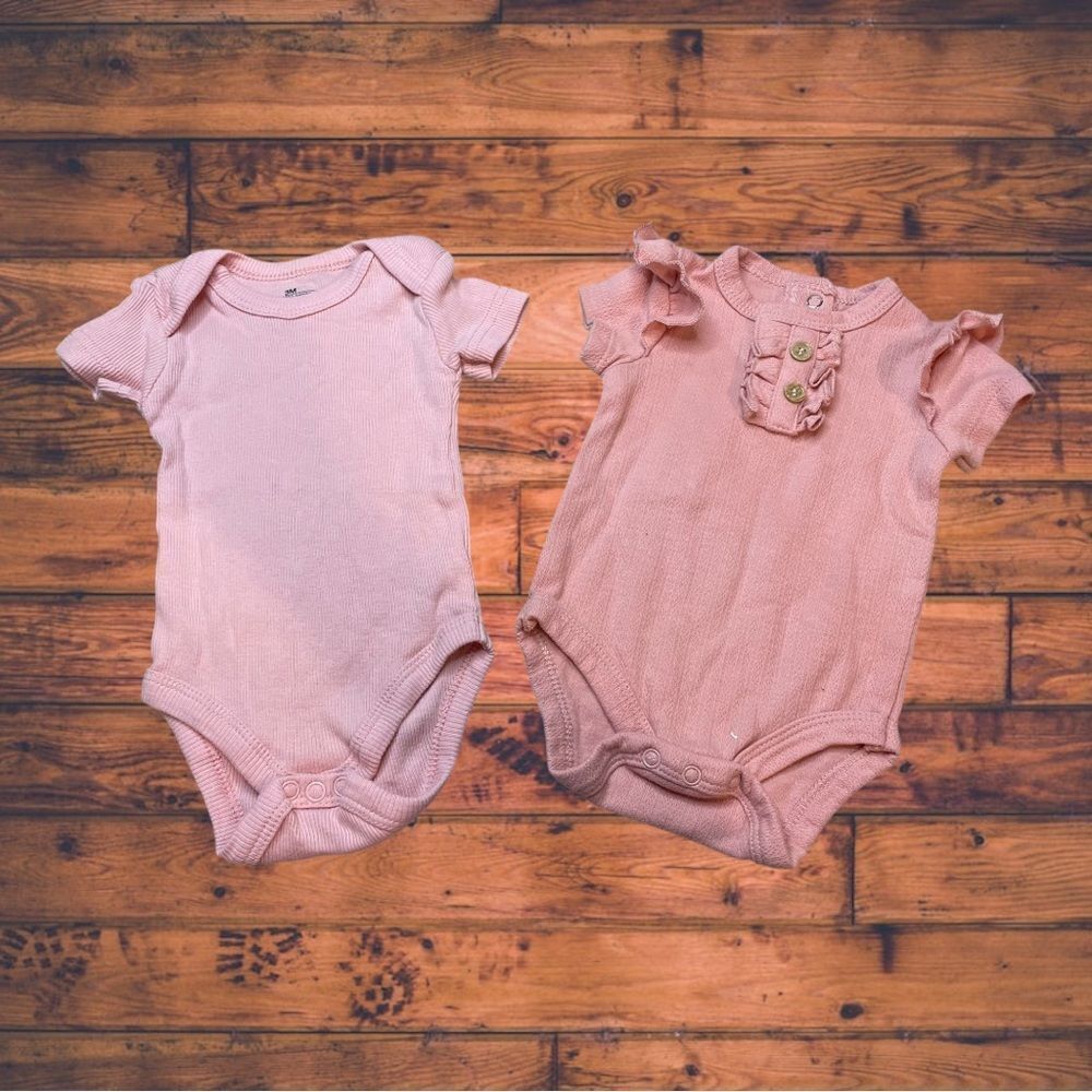 5 for $25🔥Set of 2 Pink Bodysuits Baby Girl Size 3 Months‎